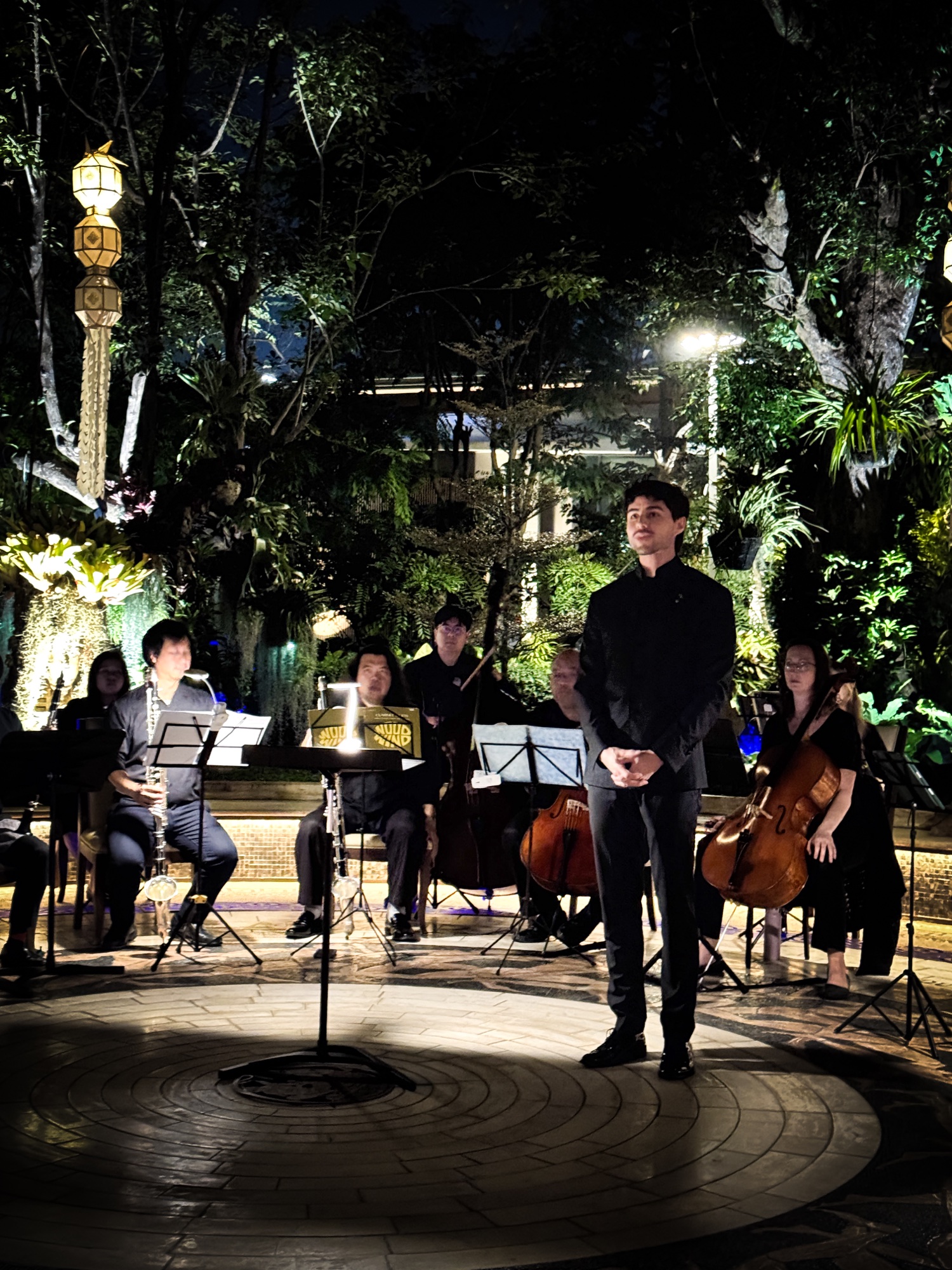 Jonathan Villela conducting gallery image 8