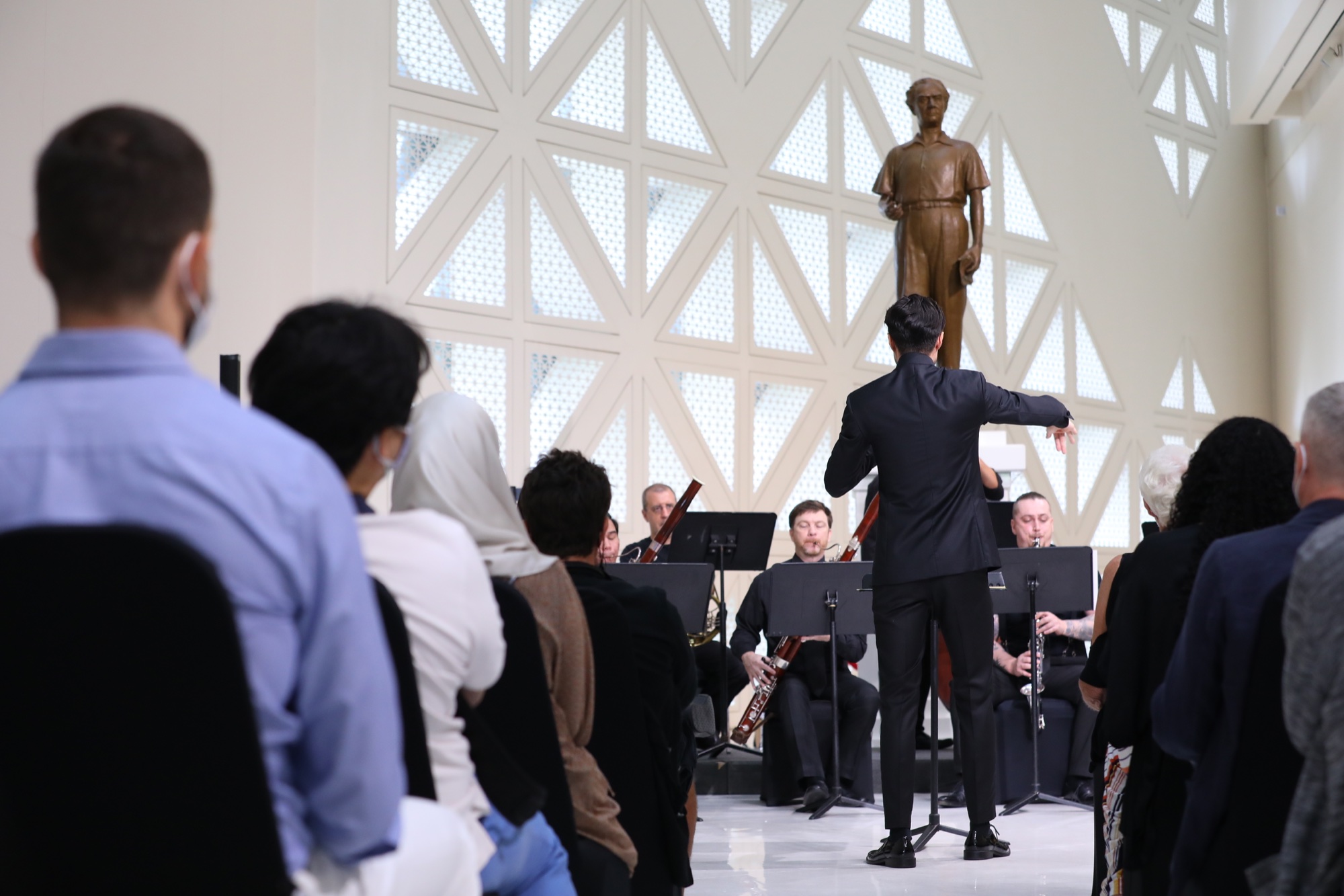 Jonathan Villela conducting gallery image 13