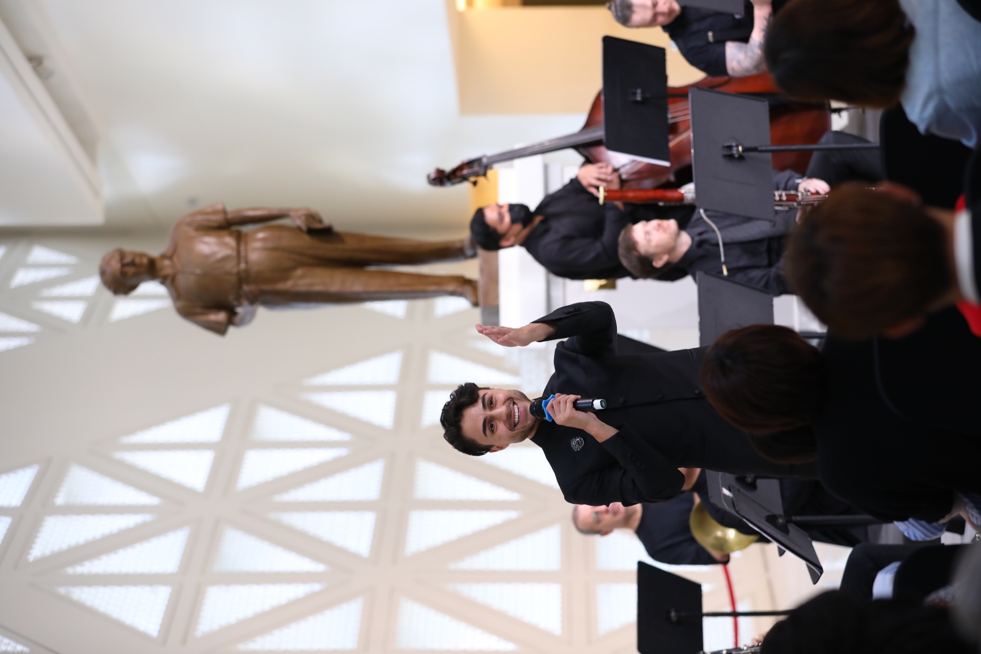 Jonathan Villela conducting gallery image 14
